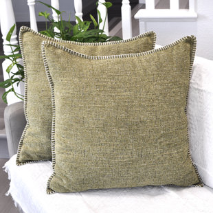 Coordinating throw outlet pillow sets